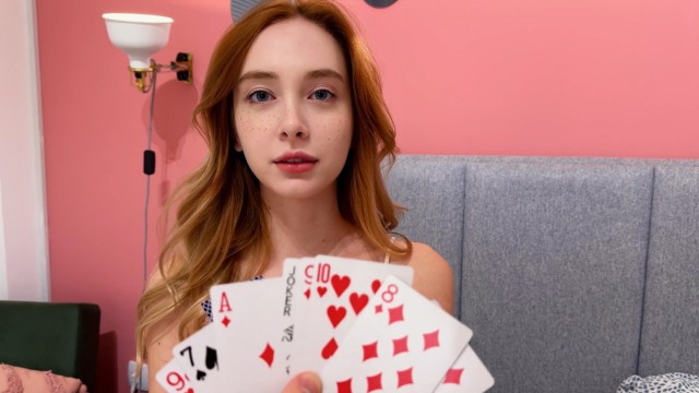 Video Amateur: Truco de cartas: ¡adivina todas las cartas y folla a tu hermanastra!