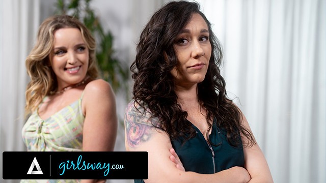 GIRLSWAY - Upset MILF Sinn Sage Misreads Gorgeous Neighbor Charlie Forde’s Flirt Attempts (Fantasias completo)
